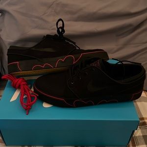 Nike Janoski Batman special edition